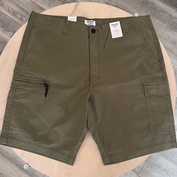 Levi’s Denizen Men’s 10”Cargo Shorts. - Picture 1 of 5